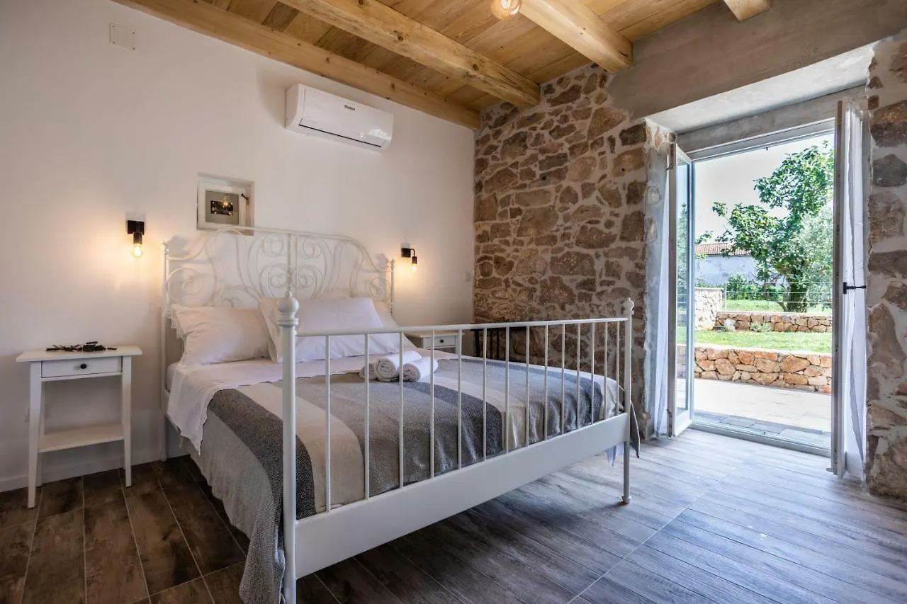Stone Villa Katarina With Pool Климно Хорватия